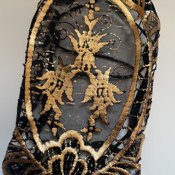 Black & Gold Gothic Lace Fingerless Gloves - Picture 5 of 9